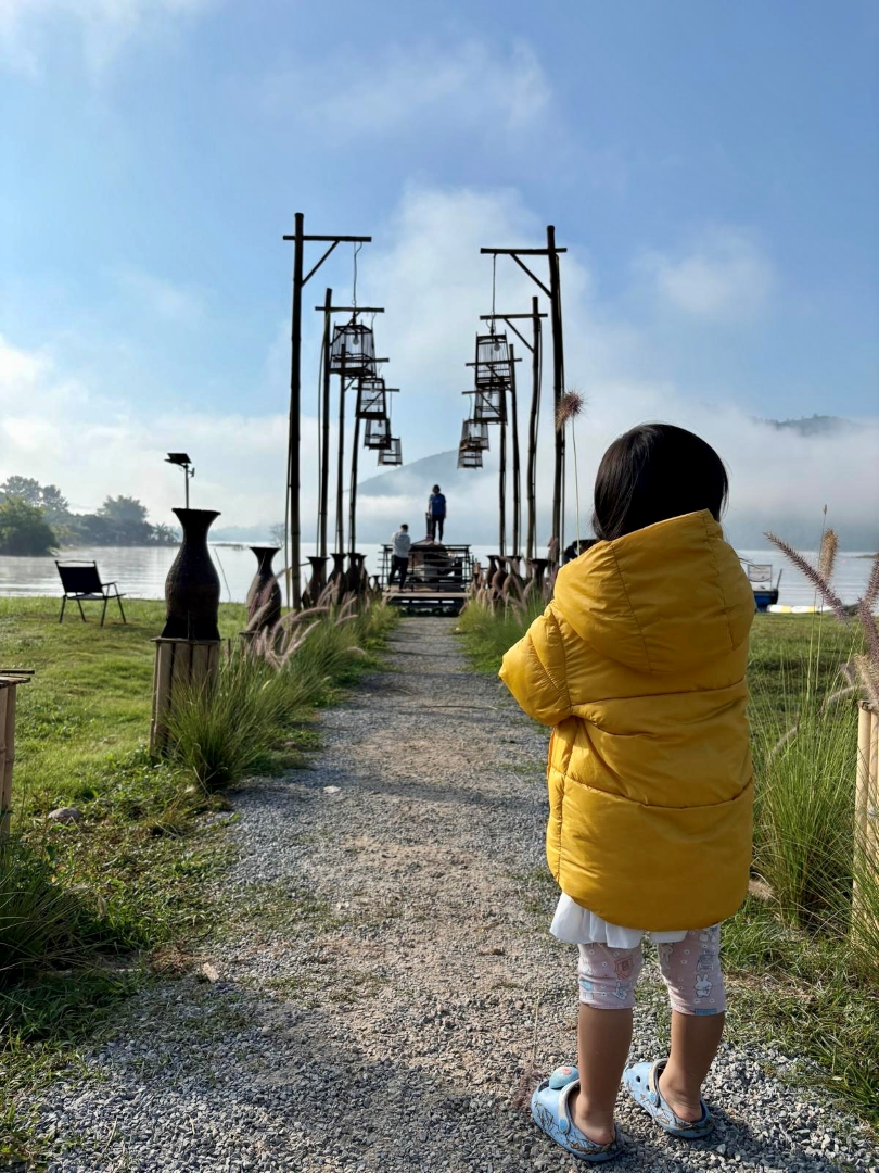 Mae Pang Camping 清晨湖畔霧景