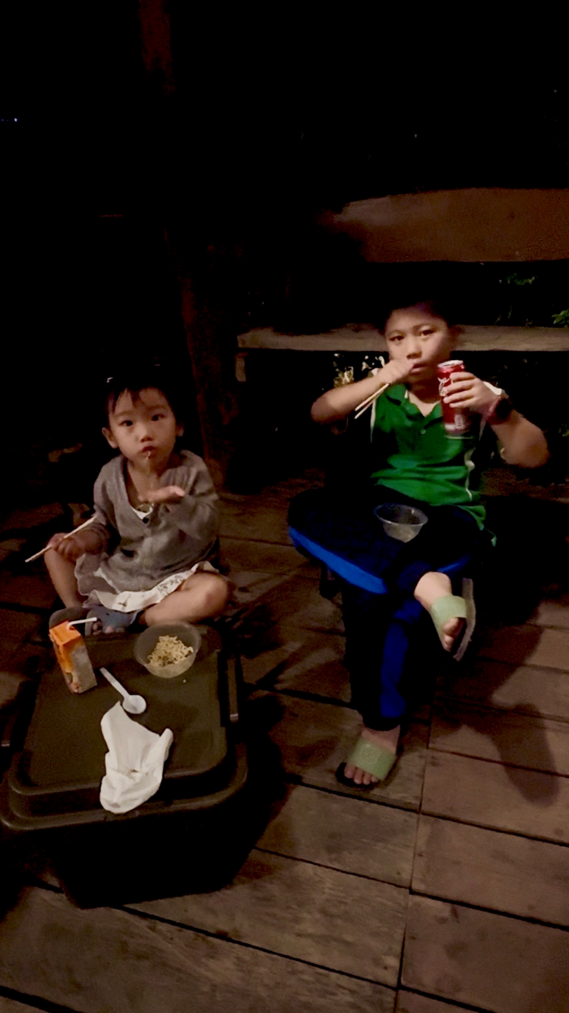 Hugdoi 營地夜晚 氛圍